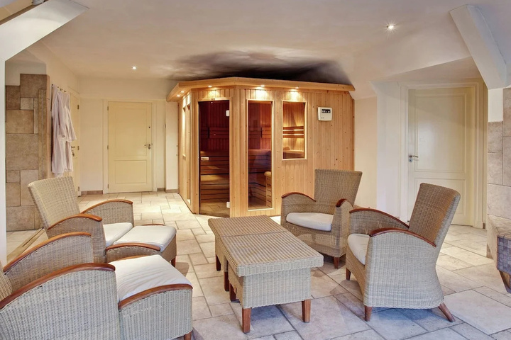 Room 4 of 21