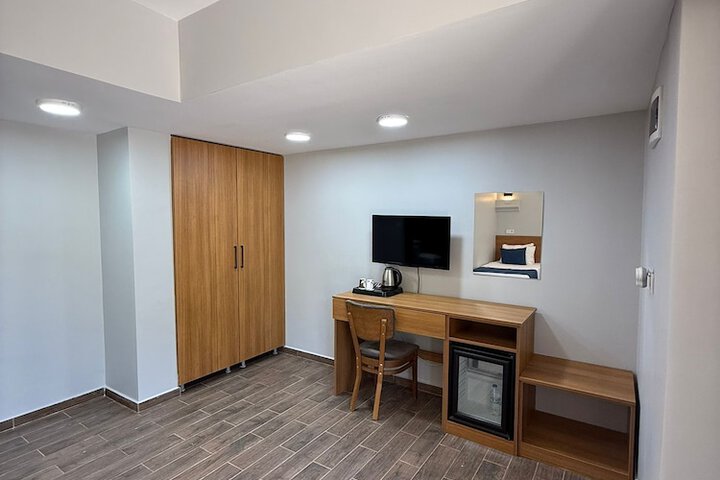 Room 13 of 31