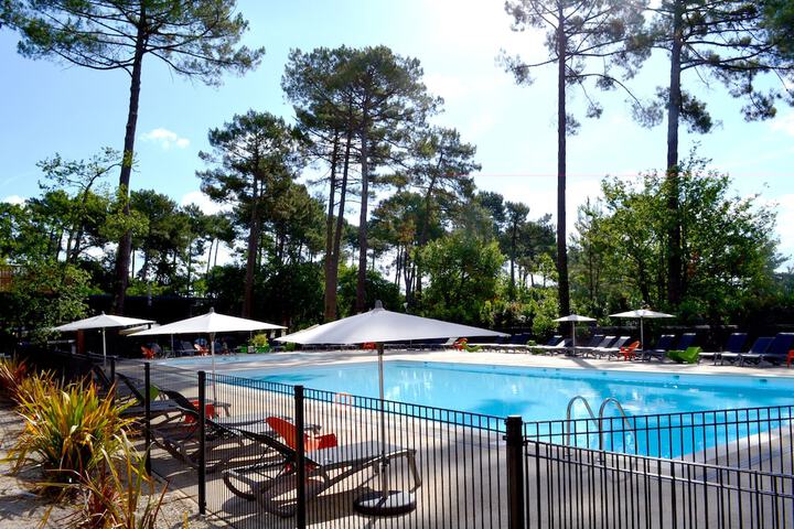 Pool 39 of 76