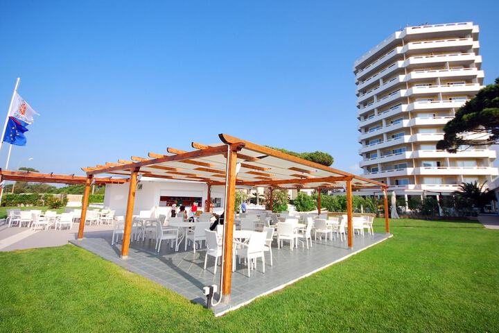 Terrace/Patio 13 of 66