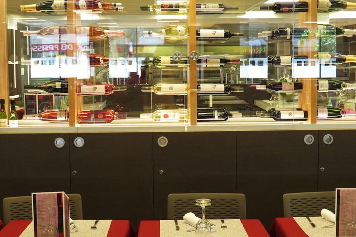 Dining 50 of 66