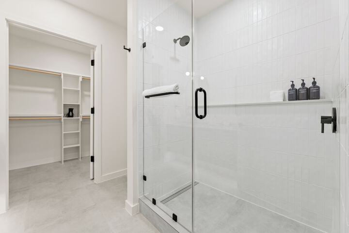 Room 15 of 184