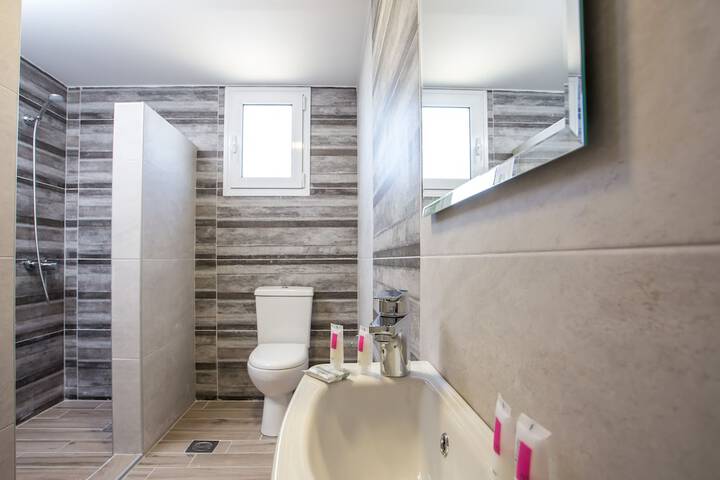 Clean Restrooms