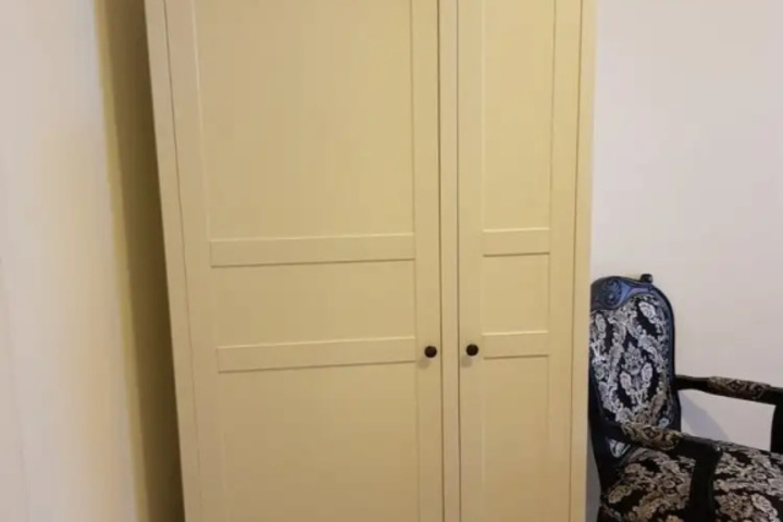 Room 4 of 9