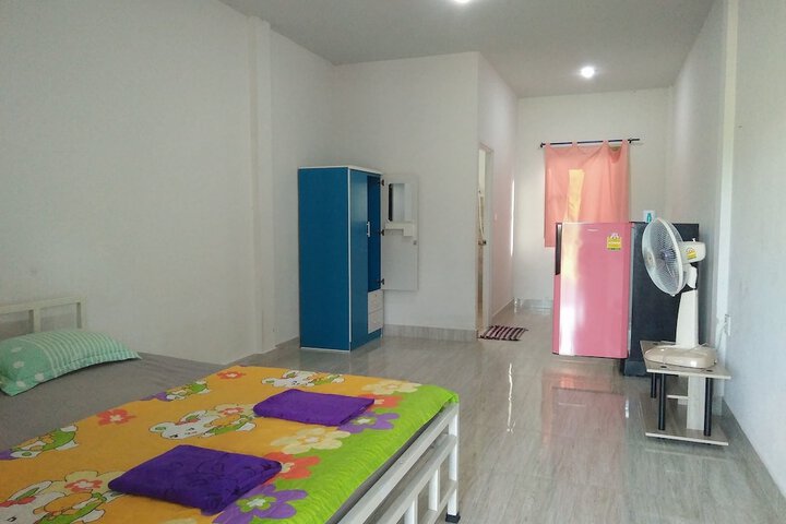 Room 2 of 10