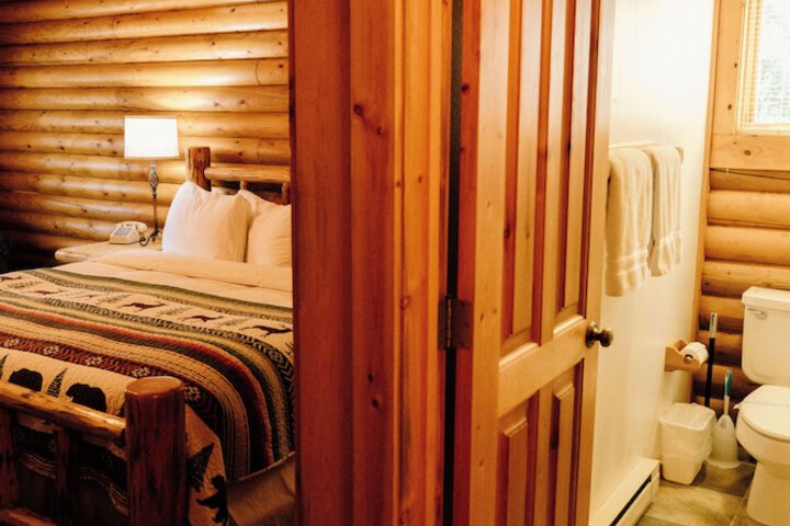 Room 6 of 74