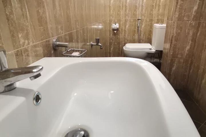 Room 50 of 151