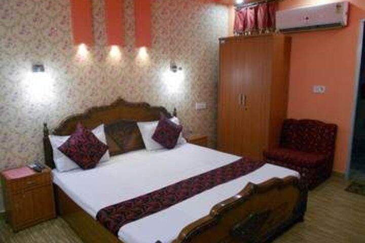 Room 10 of 46