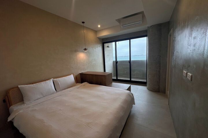 Room 7 of 50