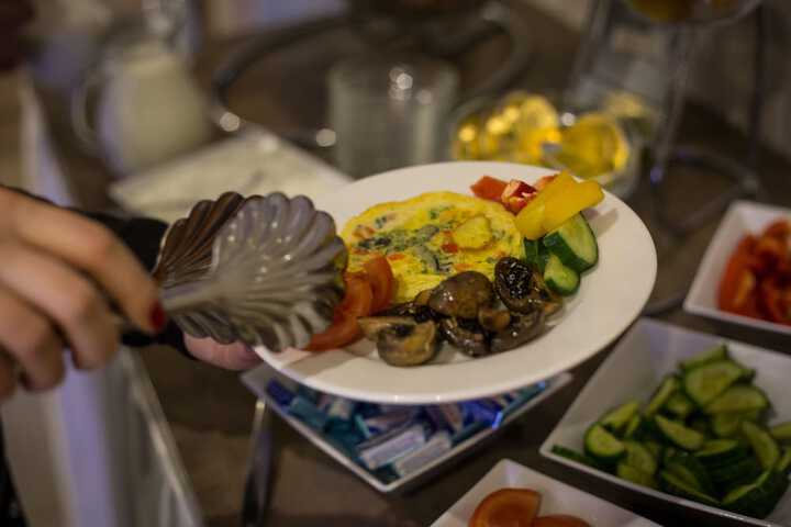 Dining 27 of 37