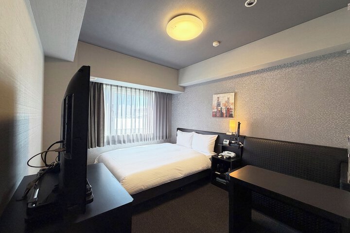 Room 8 of 27