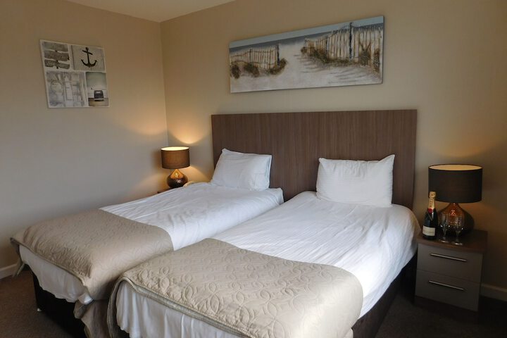 Room 3 of 59