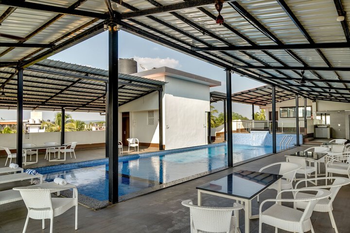 Pool 35 of 66