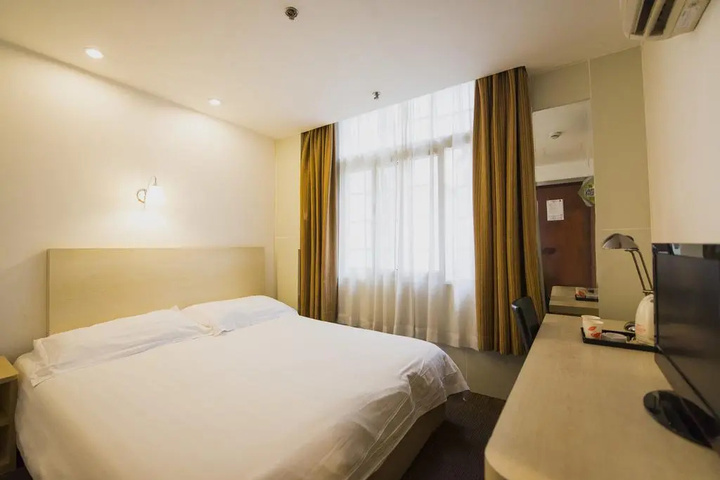 Room 14 of 17