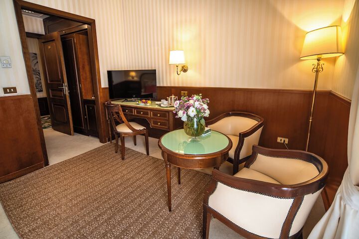 Room 6 of 29