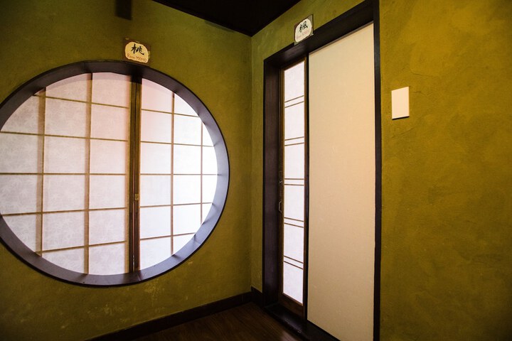 Room 27 of 66
