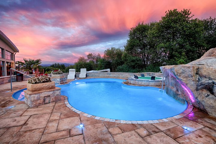Pool 19 of 36