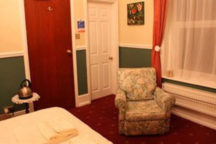 Room 7 of 15