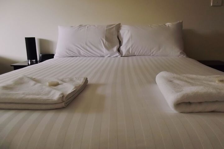 Room 3 of 49