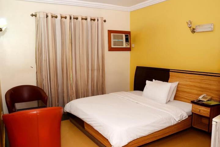 Room 11 of 22