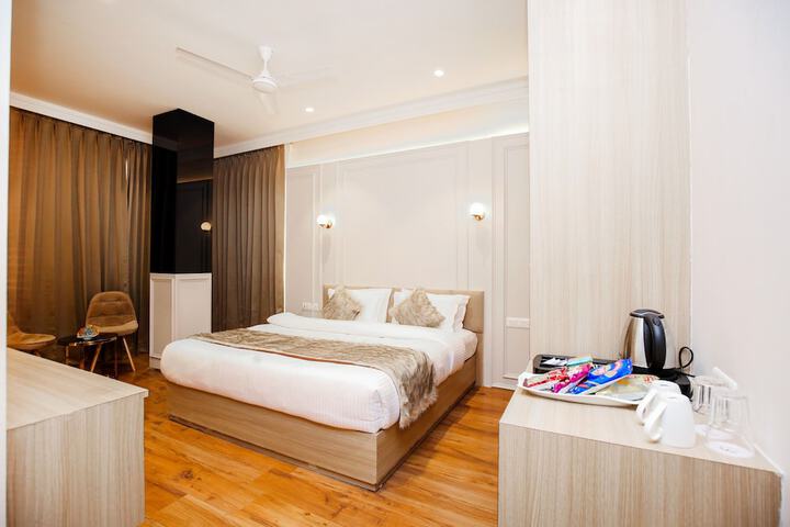 Room 8 of 40