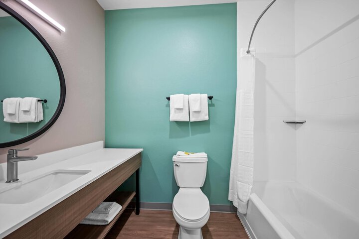 Room 16 of 28