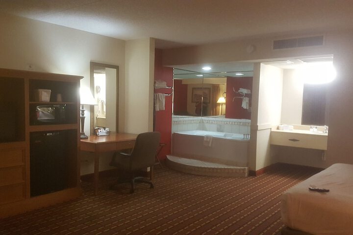 Room 4 of 27