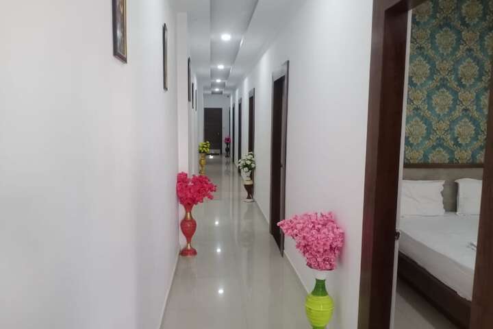 HOTEL LAXMI PALACE