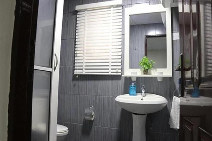 Room 16 of 42