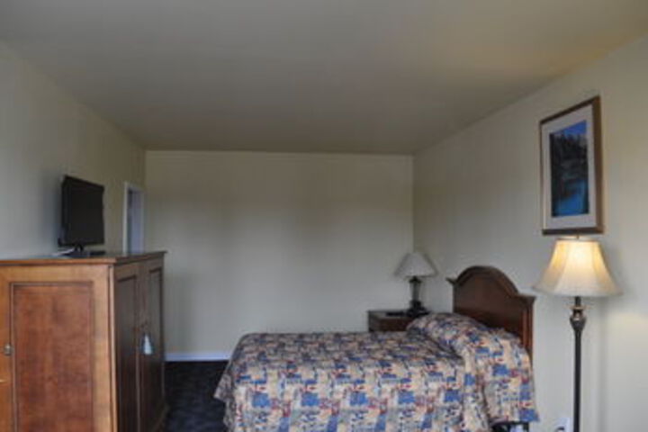 Room 6 of 19