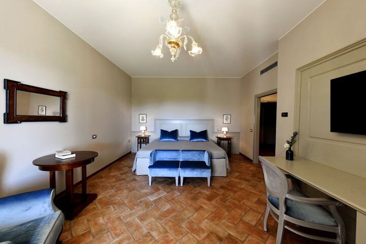 Room 8 of 56