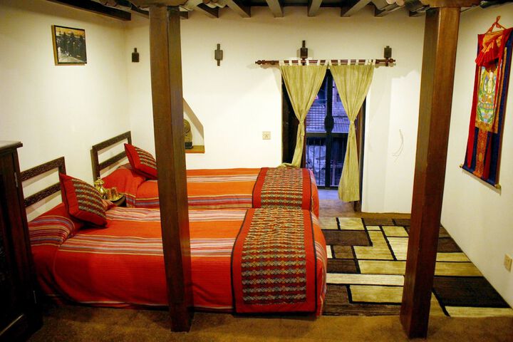 Room 14 of 33