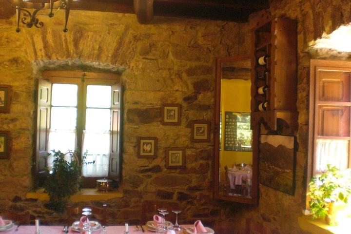 Dining 41 of 53