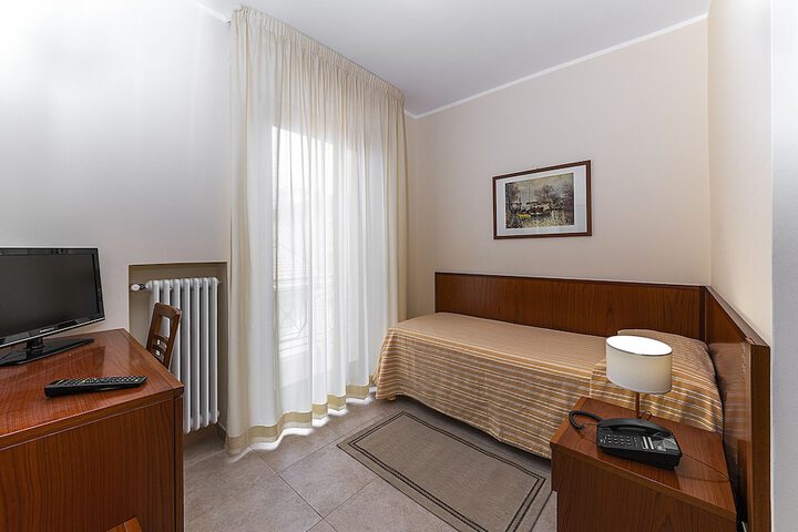Room 7 of 44