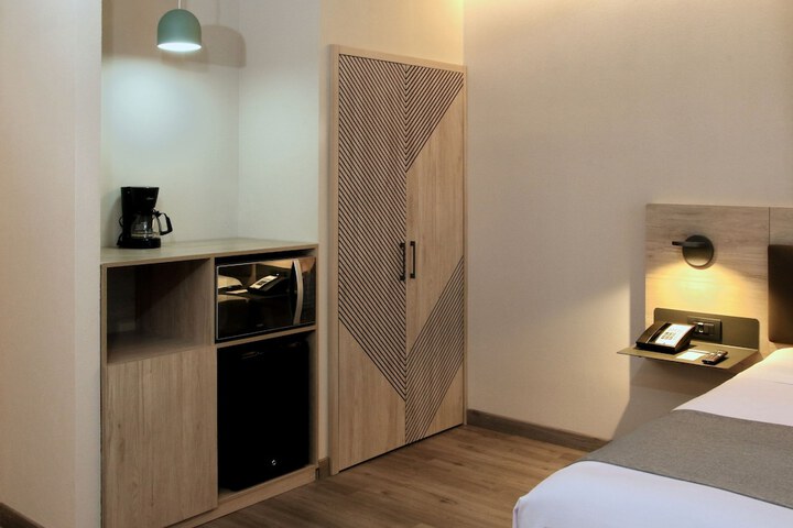 Room 26 of 81