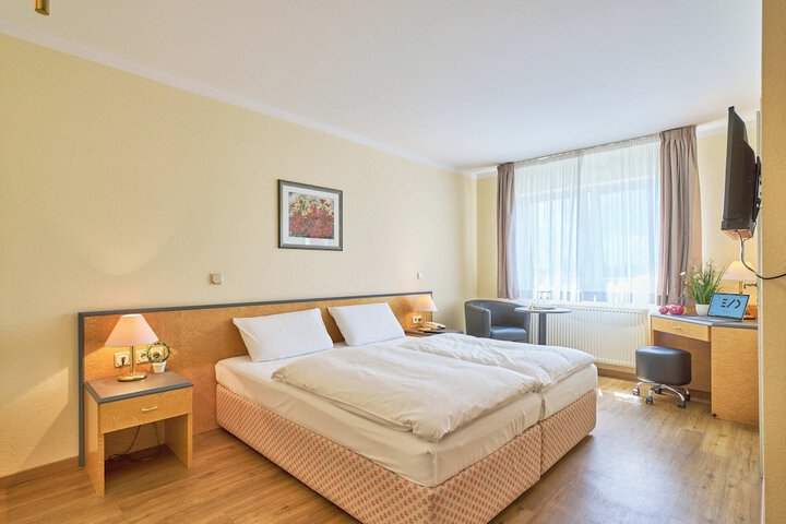 Room 3 of 38