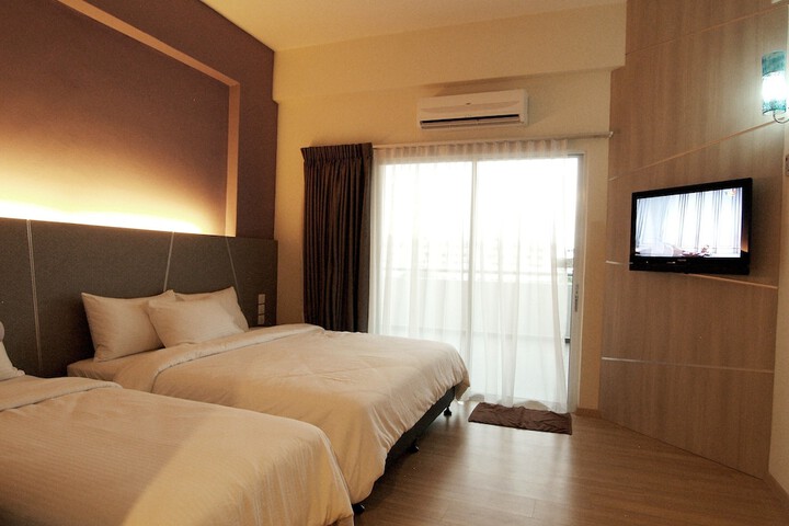 Room 12 of 51