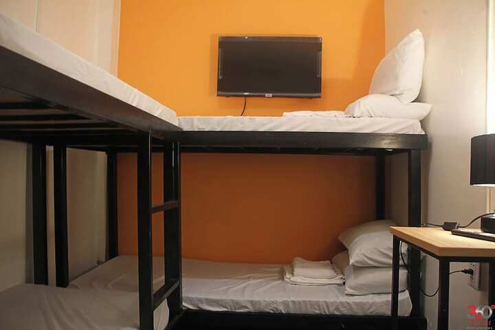 Room 13 of 28