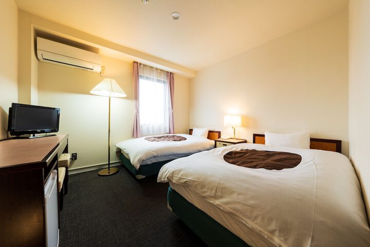 Room 6 of 27