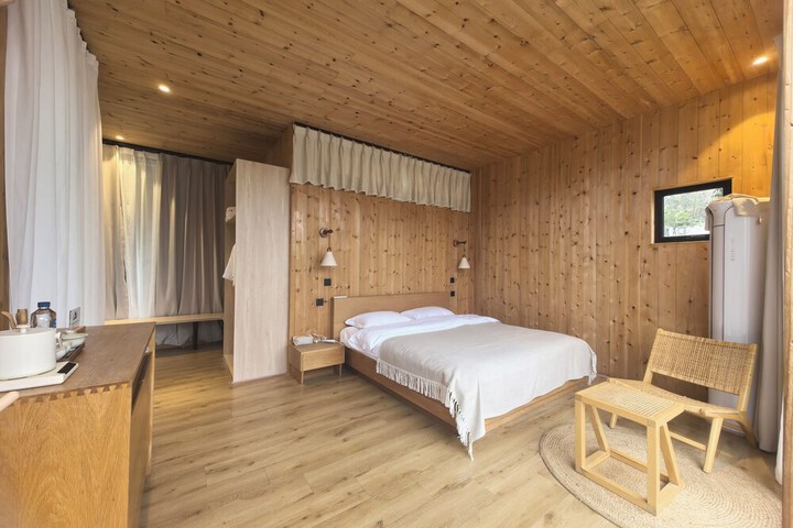 Room 22 of 80