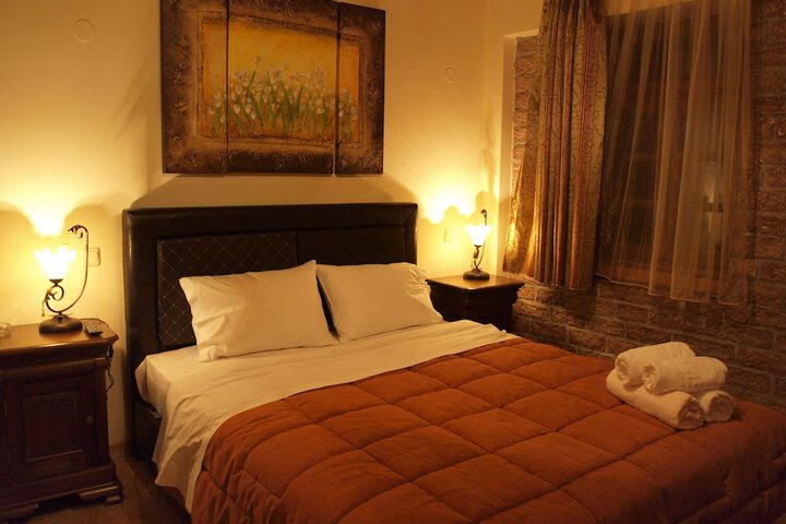Room 10 of 31