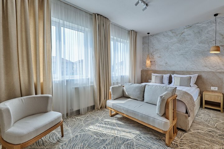Room 34 of 60