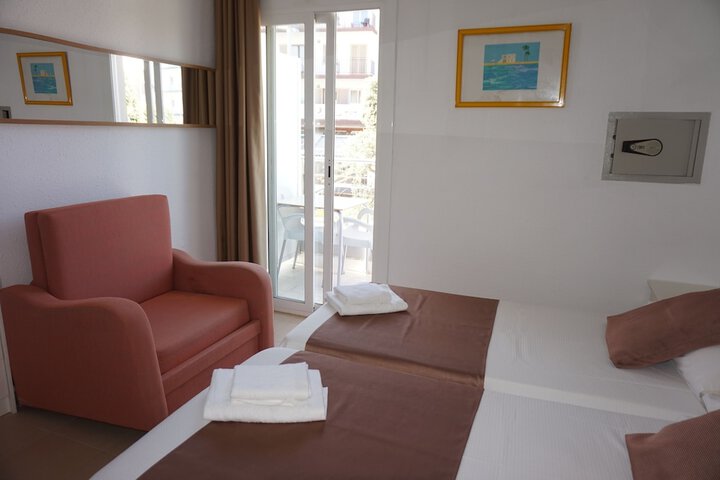 Room 8 of 39