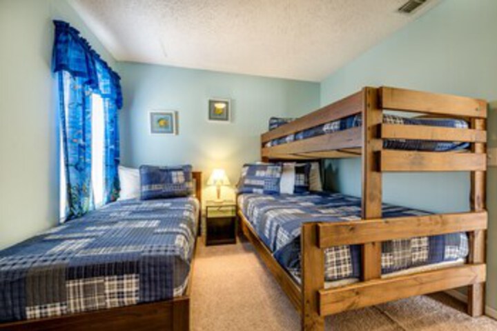 Room 160 of 272