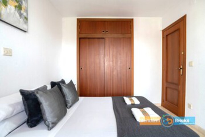 Room 11 of 28