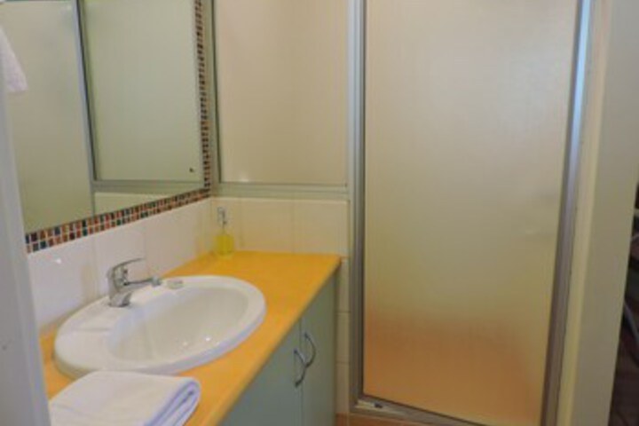Room 4 of 18