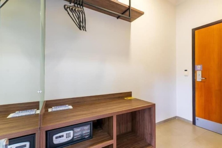 Room 25 of 103