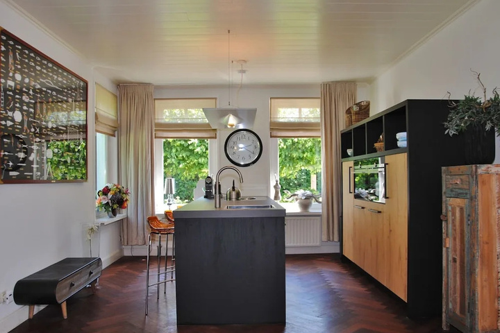 Charming Holiday Home in Ouddorp Near Sea