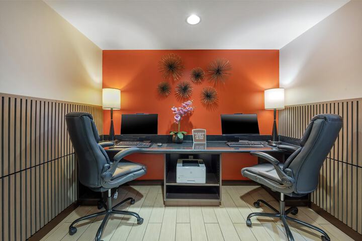 Business Center 29 of 30