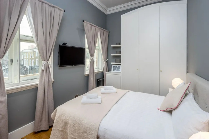 Room 4 of 15